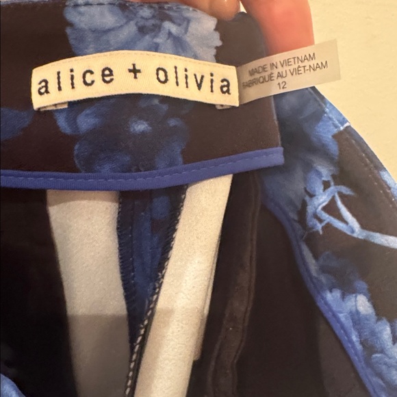 Alice + Olivia Blue Floral Pants. Size 12. - Picture 6 of 12